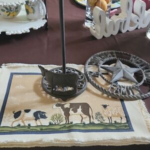 Farm Animal Cloth Tablemats(6), Star Wall Decor, and Paper Towel Holder-Farm